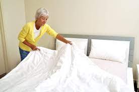 24 jahre verbringen menschen durchschnittlich im bett, worin sich milben und viele. Bett Reinigen Tipps Gegen Staub Schmutz Und Milben