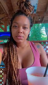 I'm shooting my friendship shot! Friend Application! 🫶🏽 Name: Nicole  Favorite color: Black Location:NY/GA Age: 51 Birthday: August 7th Zodiac  sign: Leo Career: RESIDENTAL AIDE Marital status: DIVORCED Any Pets: KITTEN  Do