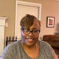 Marie Hollingsworth's Instagram, Twitter & Facebook