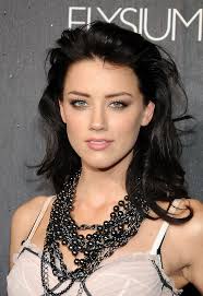 Foto circa sguardo di modello splendido degli occhi verdi bello. Luglio 2014 The Apartment La Serie