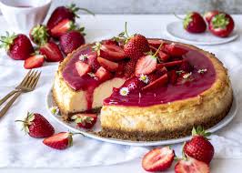 Rezept Erdbeer Kasekuchen Mit Keksboden Backen Einfach Lecker Schnell Gemacht Cheesecake Cheesecake Erdbeeren In 2020 Erdbeer Kasekuchen Kuchen Lebensmittel Essen