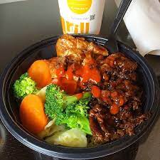 Thebeltsander On Instagram Waba Grill Half Chicken Half Teriyaki Veggie Bowl With Sriracha Intermittentfasting Healthy Grilling Veggie Bowl Healthy Bowls