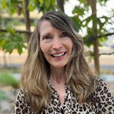 Pamela Perlman's Instagram, Twitter & Facebook