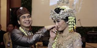 Berperan sebagai zahra di sinetron ramadan ppt jilid 13, ini potret betari ayu di lokasi syuting bersama dengan jarwo. 9 Potret Cantik Betari Ayu Pemeran Zahro Di Sinetron Para Pencari Tuhan Jilid 13 Merdeka Com