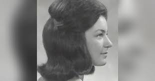 Barbara Hudelson's Instagram, Twitter & Facebook