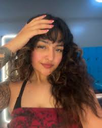 I keep it cute. That's usually the problem 💋