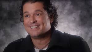 Letras de músicas de carlos vives como 'la bicicleta (feat. Carlos Vives Archives Immigrant Archive Project