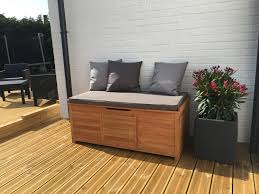 Quel coffre de jardin choisir? Coffre De Jardin Caja Gris En Bois 125x60cm Rangement Coussins Avec Verin Et Poignees Coffre De Jardin Rangement Jardin Rangement Terrasse