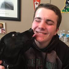 Le salva la vida a un estudiante y aparece en el anuario