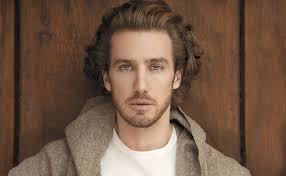 Cabello rubio, ojos azules, físico de infarto… el actor mexicano es el sueño de cualquier mujer; Eugenio Siller Quien Es El Galan De Quien Mato A Sara