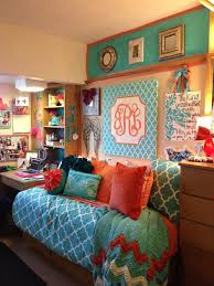 Make a statement with preppy. Cute Dorm Room Love The Monogram Home Decor At Repinned Net