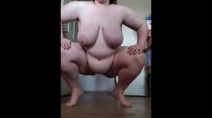 裸で歩くぽっちゃり