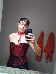 Got my first ever corset! How does it look? : rfemboy