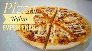 Ada resep dan cara membaut pizza rumahan yang enak dan sederhana yang bisa anda lakukan sendiri. Cara Mudah Membuat Pizza Teflon Rumahan Youtube