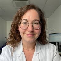 Lisa Epp's Instagram, Twitter & Facebook