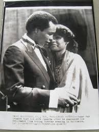Sugar ray leonard / spouse Sugar Ray Leonard And His Wife Juanita After He Announced His Retirement From Boxing Original Wire Photograph Boxing Memorabilia Leonard Ray The Originals