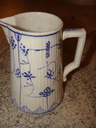 Pot A Lait Digoin Sarreguemines Blanc Et Bleu Brocante