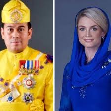 Umum mengetahui, tengku mahkota kelantan, tengku dr muhammad faiz petra ibni sultan ismail petra telah menamatkan zaman bujangnya dengan pilihan hati cik puan sofie louise johansson. How Do You Marry A Malaysian Prince South China Morning Post