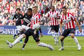 Na rust waren de alkmaarders oppermachtig en bouwde ze de. Pijnlijke Cijfers Psv En Feyenoord Az Evenaart Prestatie Uit Kampioensjaar Voetbal International