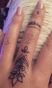 Pin By Emily Buell On Ideias Tatoo Henna Inspired Tattoos Girl Finger Tattoos Tattoos