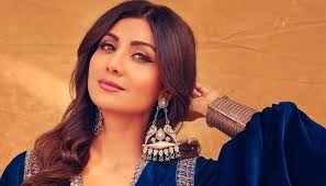 Shilpa shetty husband raj kundra and son viaan get scared as she sneez in front of them. Shilpa Shetty Talks About Self Preservation After Husband Kids Test Positive For Coronavirus
