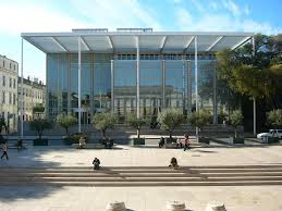 Epingle Par Diego Vivas Sur High Tech Nimes Art Maison Carre Et Art Contemporain