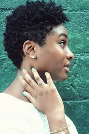 Epingle Sur Coiffures Cheveux Crepus Courts