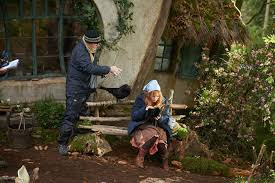 Heute machen die kleine hexe und der kleine wassermann einen ausflug an den mühlenweiher! Rabe Abraxas Aus Die Kleine Hexe Wird Lebendig Film Tv Kamera