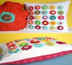 Benar sekali, semua bagian dari sarungbantal bisa dikustomisasi dengan design favorite. Tutorial Membuat Sarung Bantal Sofa Dari Kain Perca Dan Pakaian Bekas Kain Perca Sarung Bantal Bantal Sofa