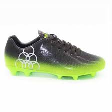 The adidas x 16.1 cleats are worn by 10.5 percent of players, all of whom are supposedly uncontrollable. as a result, the boots are said to be for those who cause chaos. Olympic Keeper Youth Poobie Naidoos