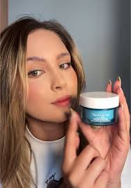 Cuáles son las diferencias entre las dos cremas famosas de Neutrogena