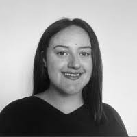 Tara Salter's Instagram, Twitter & Facebook