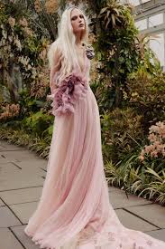 Spose particolari / acconciature sposa particolari : Abiti Da Sposa Particolari Tutte Le Tendenze Per Un Abito Da Sposa Che Spezzi Con La Tradizione