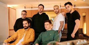 Find tokio hotel tour schedule, concert details, reviews and photos. Tokio Hotel Und Vize Droppen Neuen Titelsong Von Gntm White Lies