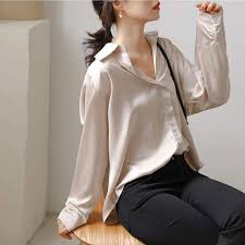 Femme chemisier en satin avec boutons blouse tunique à manches longues fluide chic élégant. Chemisier Satin Femme Ample Creation Satin