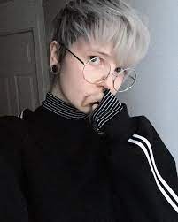 Whether you want a more permanent androgynous look or are playing with styles to see what you like, the most important thing to. Androgynous Non Binary Haircuts Hairstyles Lovers