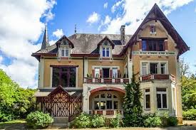 Characterful 19th Century 8 Bedroom Private Chateau With Pool Set In Extensive Gardens Of 76890m Gatekeeper S Cottage And Stables Maison Luxe Appartement