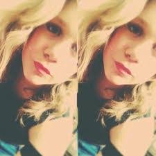 Ashleigh Tanner's Instagram, Twitter & Facebook