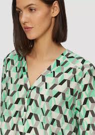 Textured blouse with a V-neckline