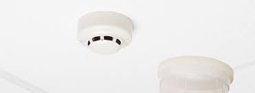 Una persona una pareja sin hijos familia con. Que Es Un Detector De Humo Como Funciona Lasser