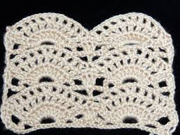 El punto abanico , o punto concha, es el patrón en que se tejen múltiples varetas en un mismo punto. Crochet Punto Abanico 2 Abanicos Crochet Puntadas De Ganchillo Croche