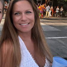 What are some quiet old-line restaurant recommendations in New Orleans near  the Monteleone hotel?