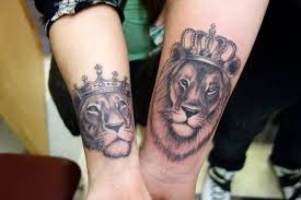 From the precious and the petite, to the full hand collection. 60 Couple Tattoos To Keep The Love Forever Alive Paar Tattoos Tattoo Ideen Krone Partner Tattoo