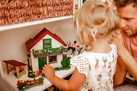 Personalised wedding house or gift for home inauguration /move to a new house. Warum Freies Spiel Fur Kinder So Wichtig Ist Diy Geldgeschenk Zum Einzug Ins Haus Mit Playmobil The Kaisers