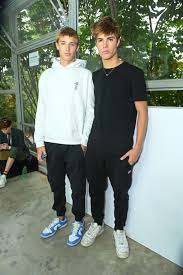 SPFW: João e Francisco Hilbert retornam à passarela com Fernanda Lima  prestigiando de pé na plateia