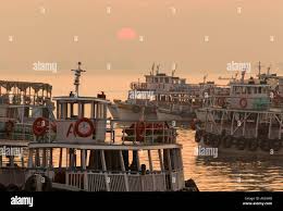 Bombay harbour hi-res stock photography ...