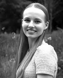 Caroline Moya's Instagram, Twitter & Facebook