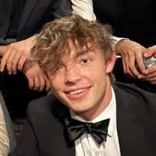 Kris Selberg's Instagram, Twitter & Facebook