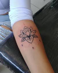 Pretty Lotus Tattoo Designs 2019 Page 8 Of 42 Tracesofmybody Com Lotus Tattoo Design Wrist Tattoos For Guys Tattoos For Women Half Sleeve