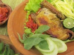 Krn sambel nya manis bgt. Resep Ayam Ayam Penyet Sambal Mangga